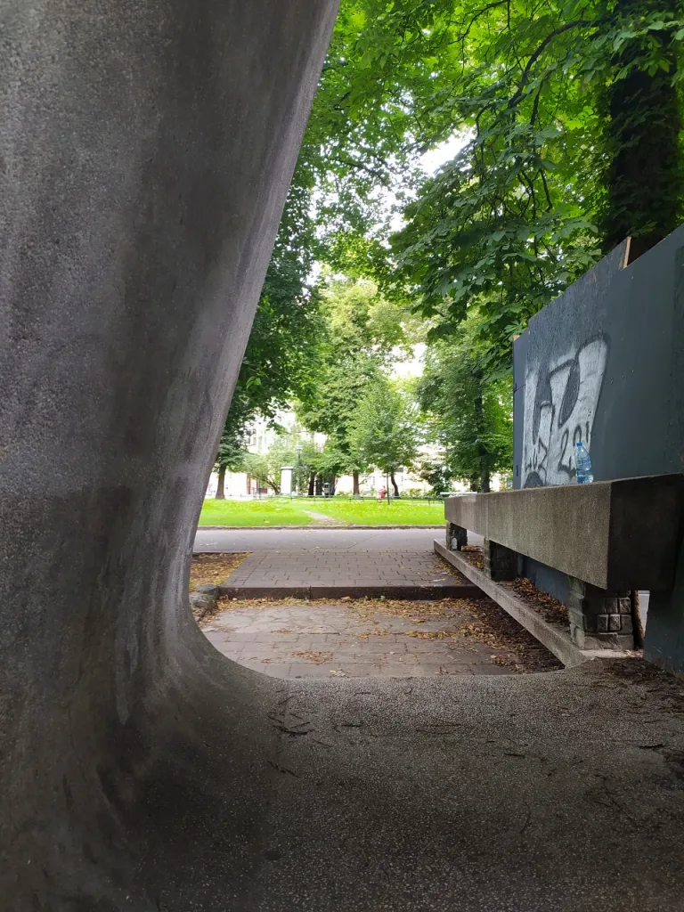 Bunker of art cracovia - entrata brutalista
